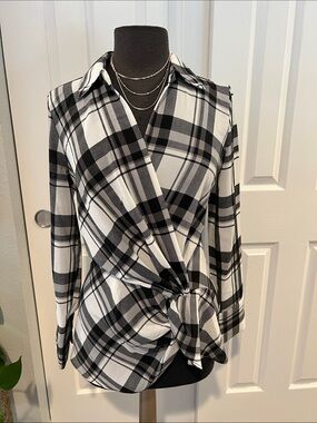 Laundry By Shelli Segal Black and White Plaid Blouse